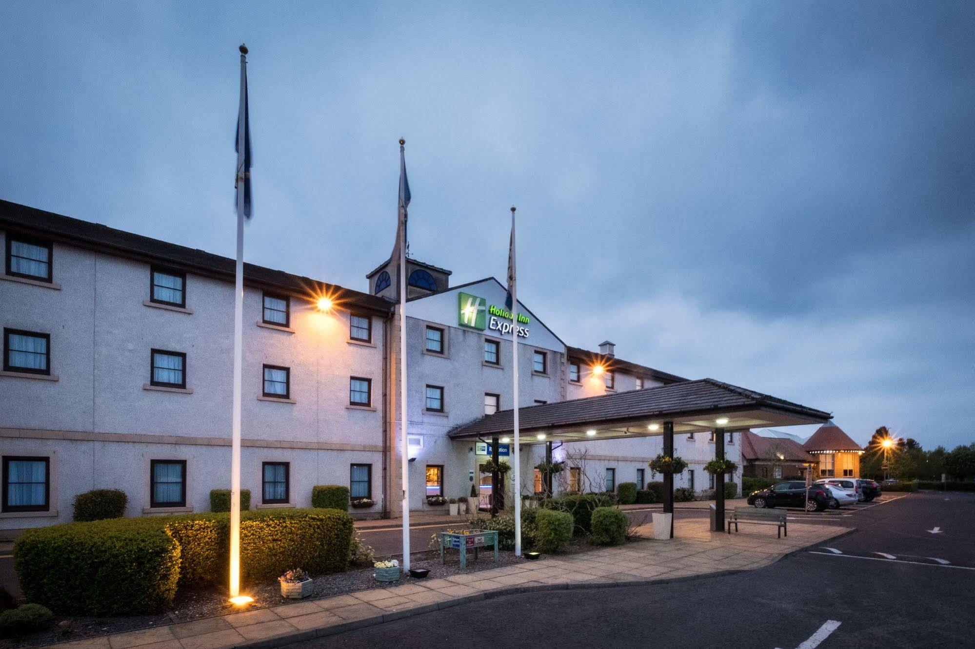 Holiday Inn Express Perth, An Ihg Hotel Exterior photo